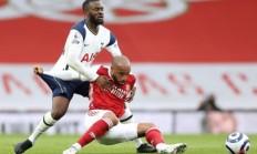 开云体育视频直播-里昂球员之间的默契合作令人震撼的简单介绍