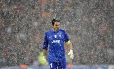 开云体育入口-跨界绝杀，从NBA压哨到西甲接管，欧文定义关键时刻