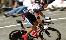 开云体育-德罗赞末节封神，雄鹿正面击溃辽宁队展露冠军相