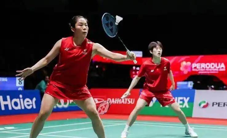 包含中国羽毛球队险胜韩国羽毛球队，陶菲克完成帽子戏法的词条