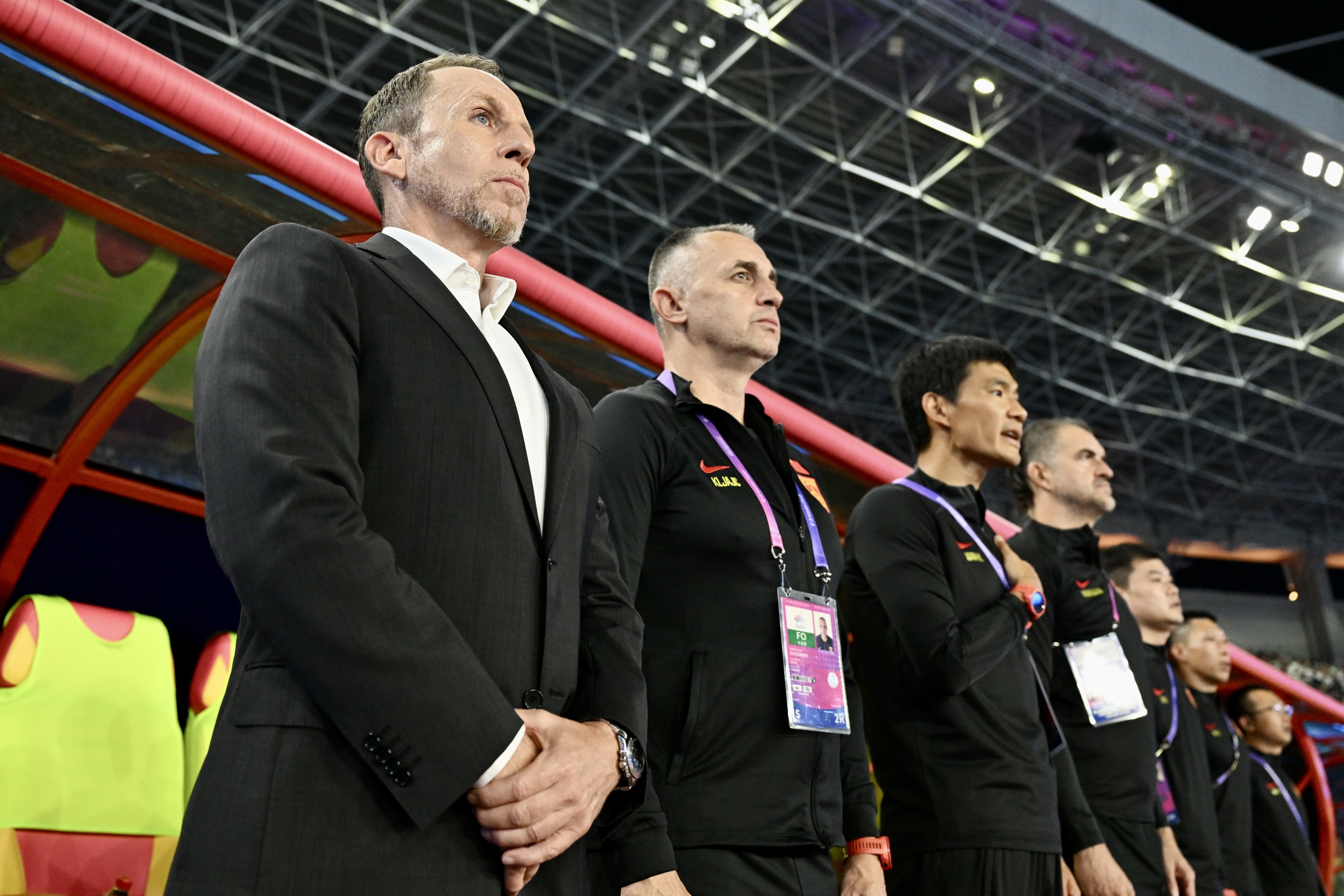 亚洲区赛事中球队凭借团队合作取得胜利 亚洲区赛事中球队凭借团队合作取得胜利