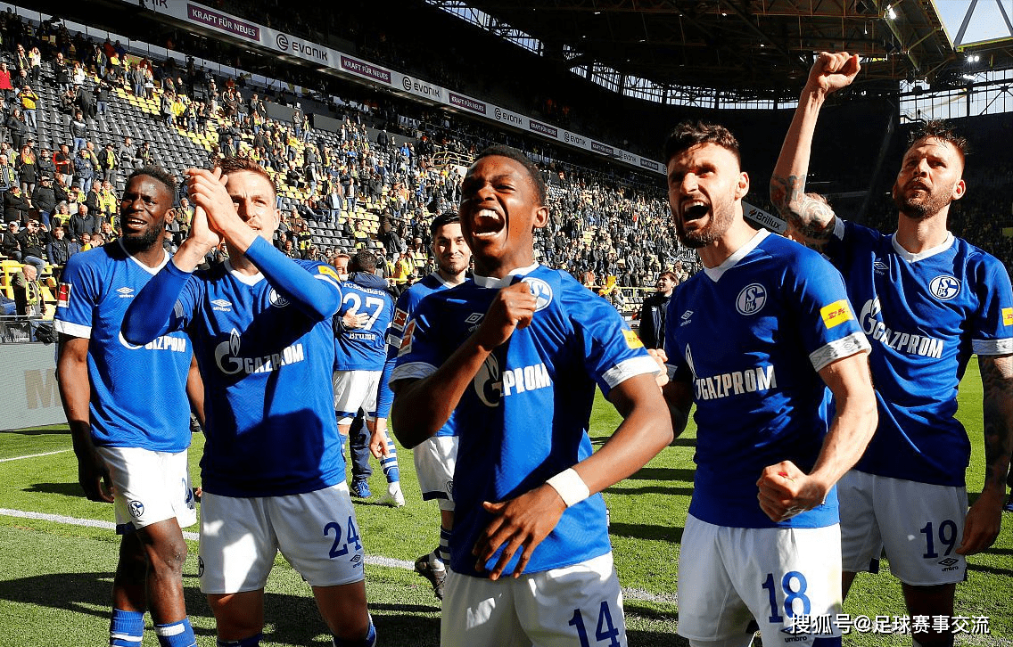 包含沙尔克04主场战胜对手，获得关键胜利的词条