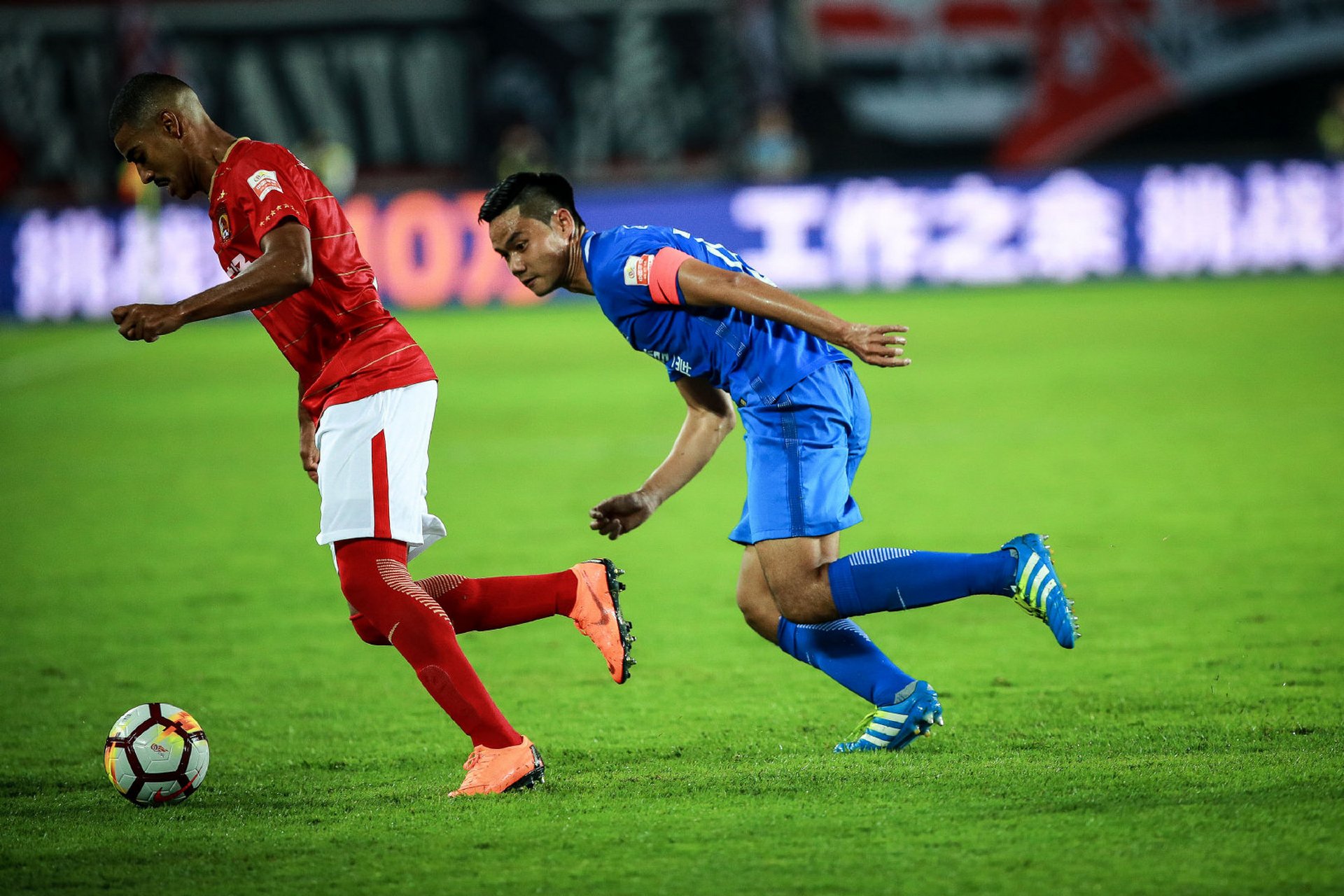 广州富力备战有序,球队全力以赴迎战对手的简单介绍 广州富力备战有序,球队全力以赴迎战对手的简单介绍