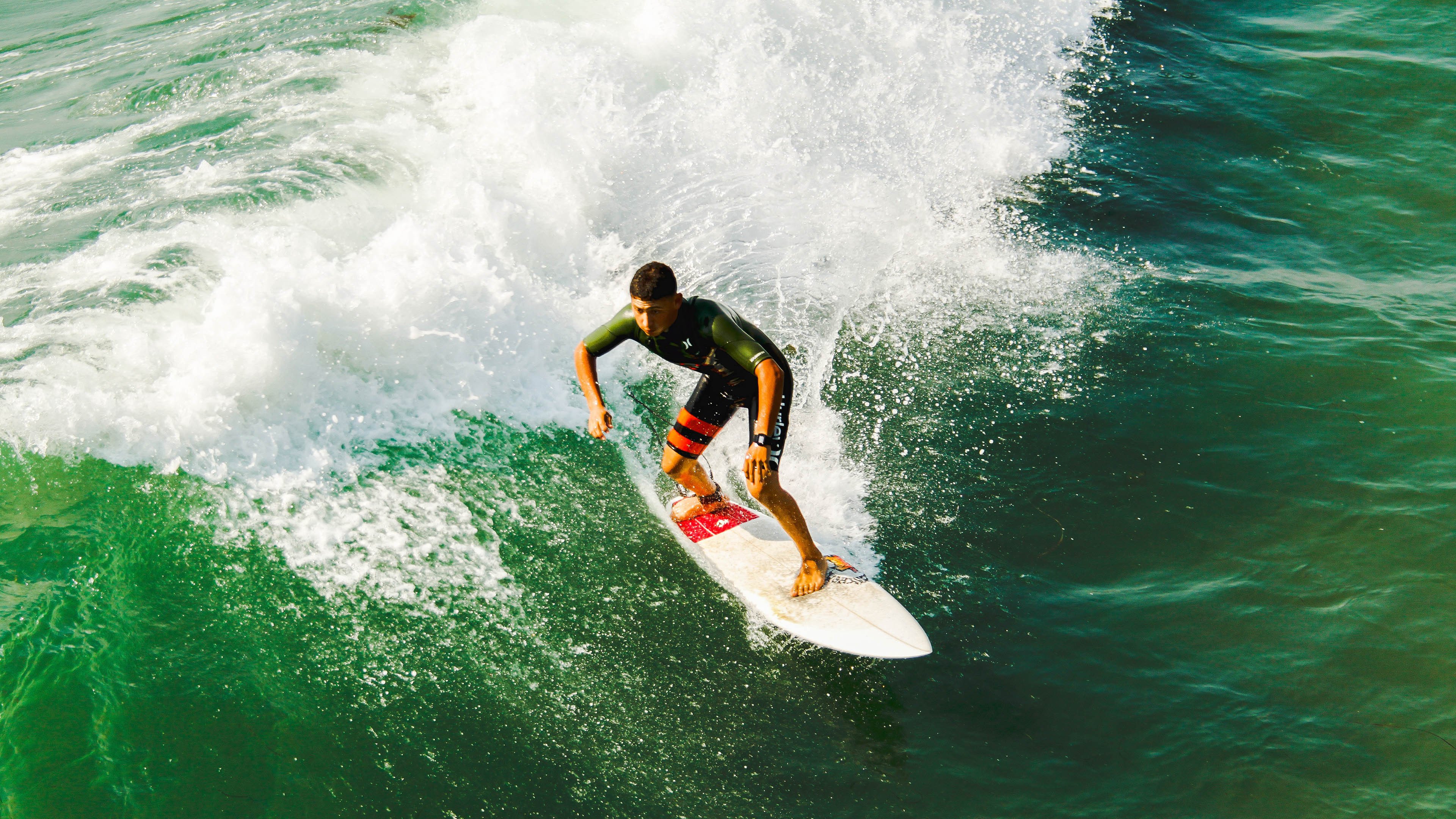 火箭冲垮公牛,爱德华兹成为关键先生