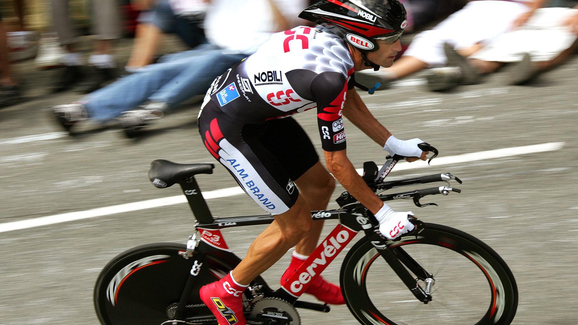 风城之鹰撕裂麦迪逊，拉文关键回合一剑封喉，公牛客场正面击溃尼克斯